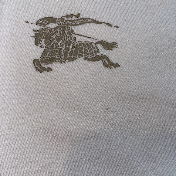 BURBERRY - Picture 3 of 12